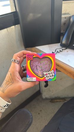 Needoh “Good Vibes Only” Heart