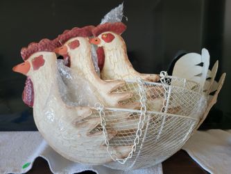 3-tier hanging chicken basket for vegetables.