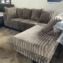 🛋️🔥 MOCHA PLUSH SECTIONAL — IN STOCK & GOING FAST 🔥