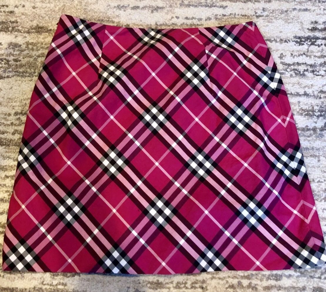 Burberry women pink mini skirt size 6