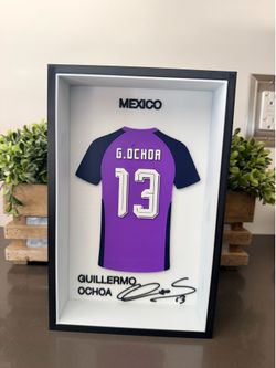 Guillermo Ochoa jersey box