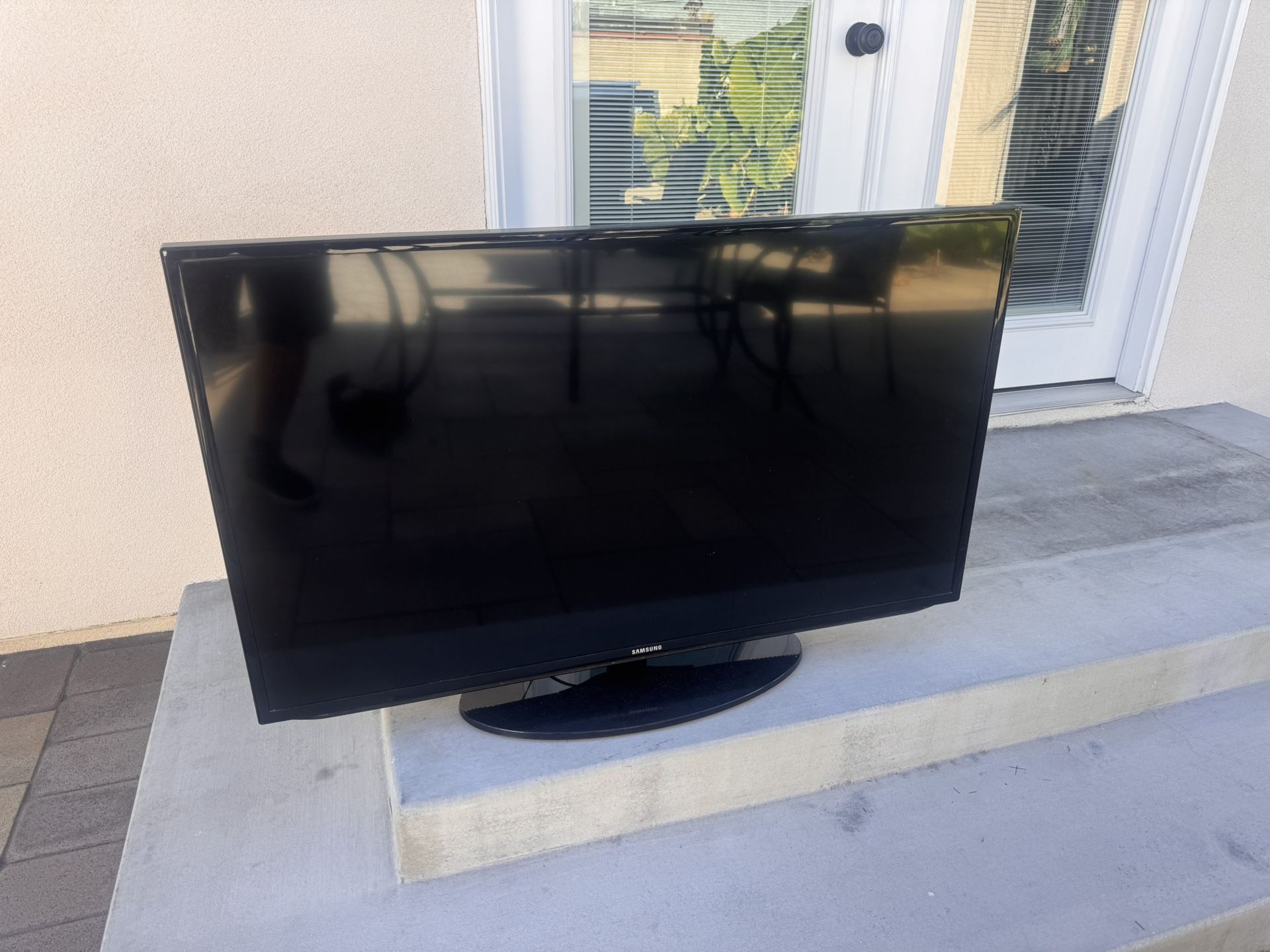 Samsung TV For Sale