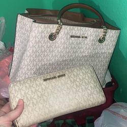 Michael Kors Purse & Wallet Set