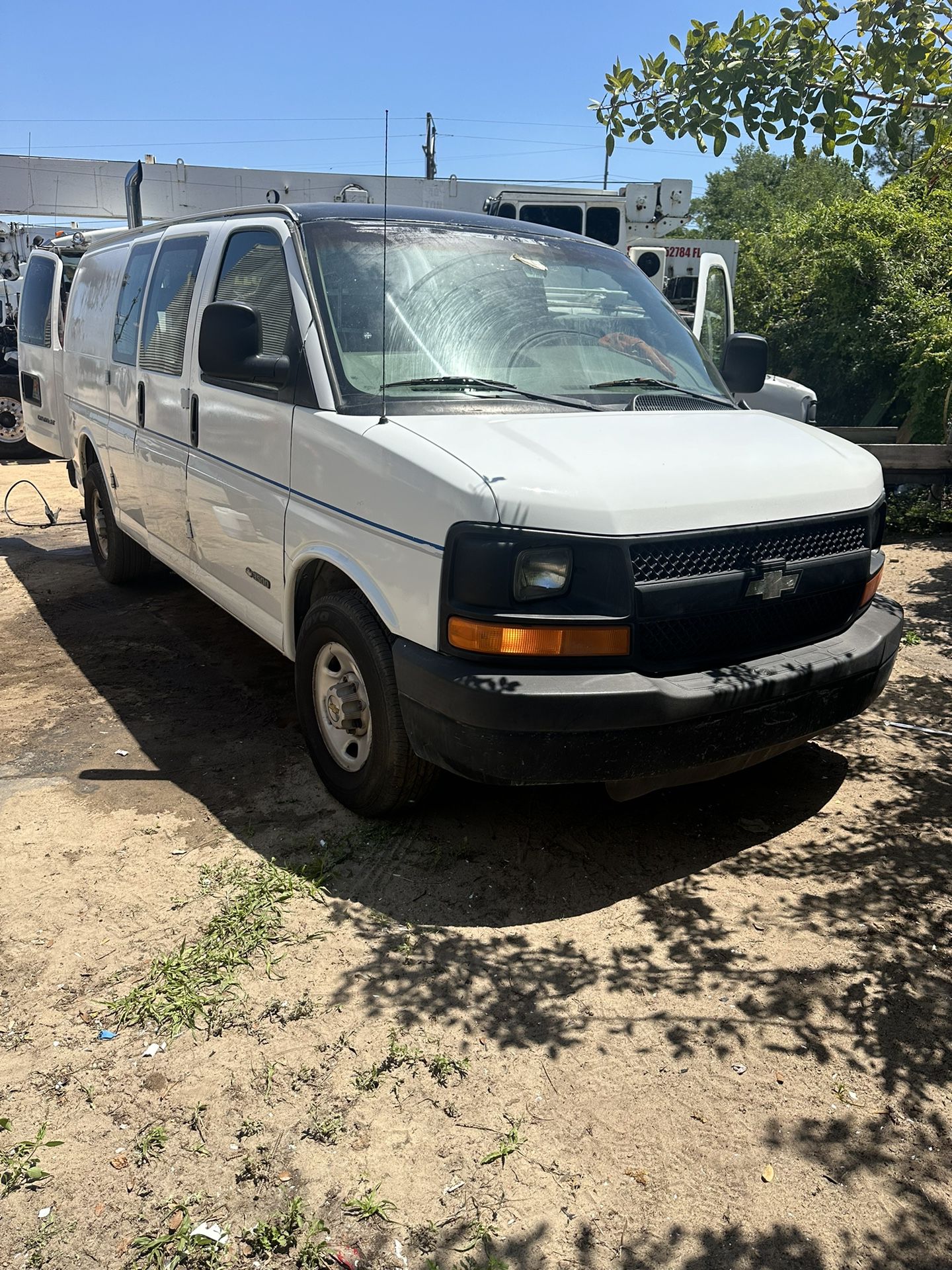 2003 Chevy 3500 Express 