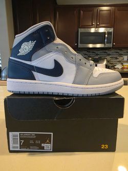 Air Jordan 1 Mid White Midnight Navy Wolf Grey