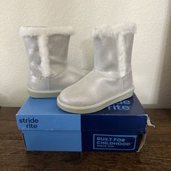 NIB Stride Rite Arabella silver Faux Fur Lined Boots girl 9M Fall Winter
