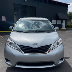 2016 Toyota Sienna