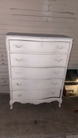 5 drawer vintage dresser
