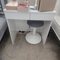white desk small