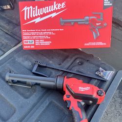 Milwaukee M12 12V Lithium-Ion Cordless 10 oz. Adhesive and Caulk Gun Firm 100$