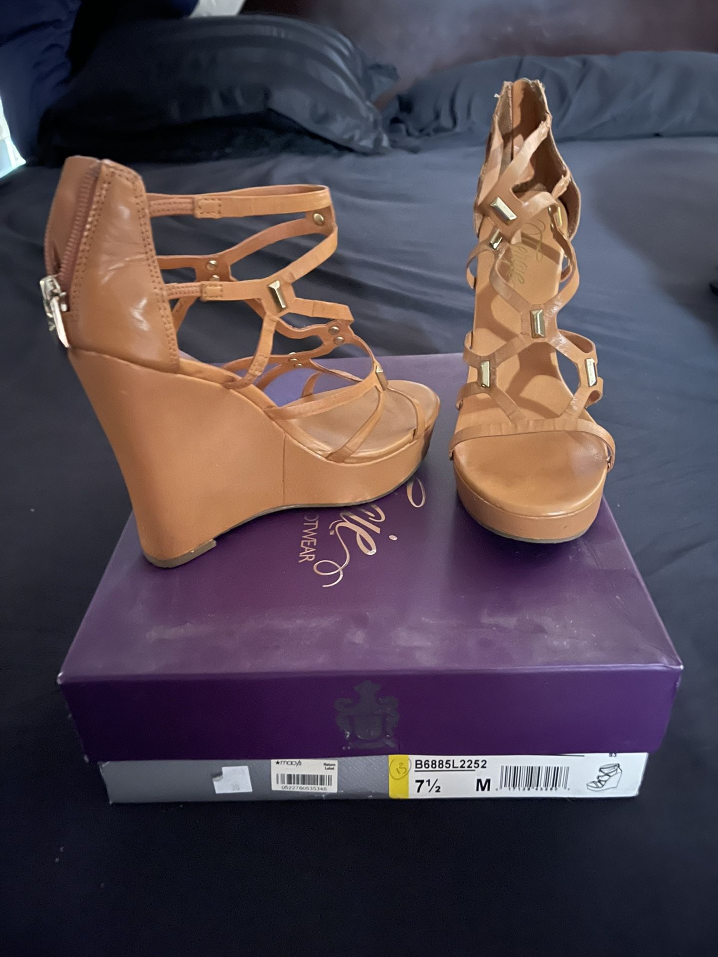 Camel Wedges Semi/new 7 1/2 $25.00