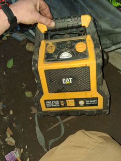 CAT 1000 Peak Amp Jump Starter and Power Station
