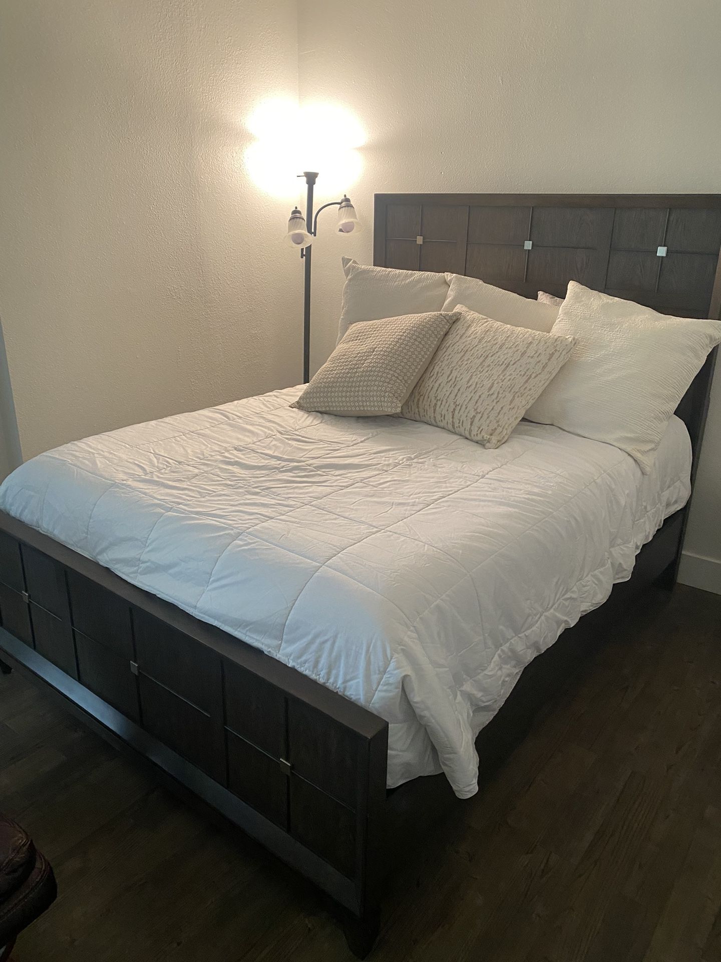 Sealy Queen mattress for Sale in San Diego, CA OfferUp