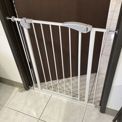 $40 (New in box) baby safety gate 35” tall for 29-32” wide doorways stairs, walk thru metal pet dog fence 