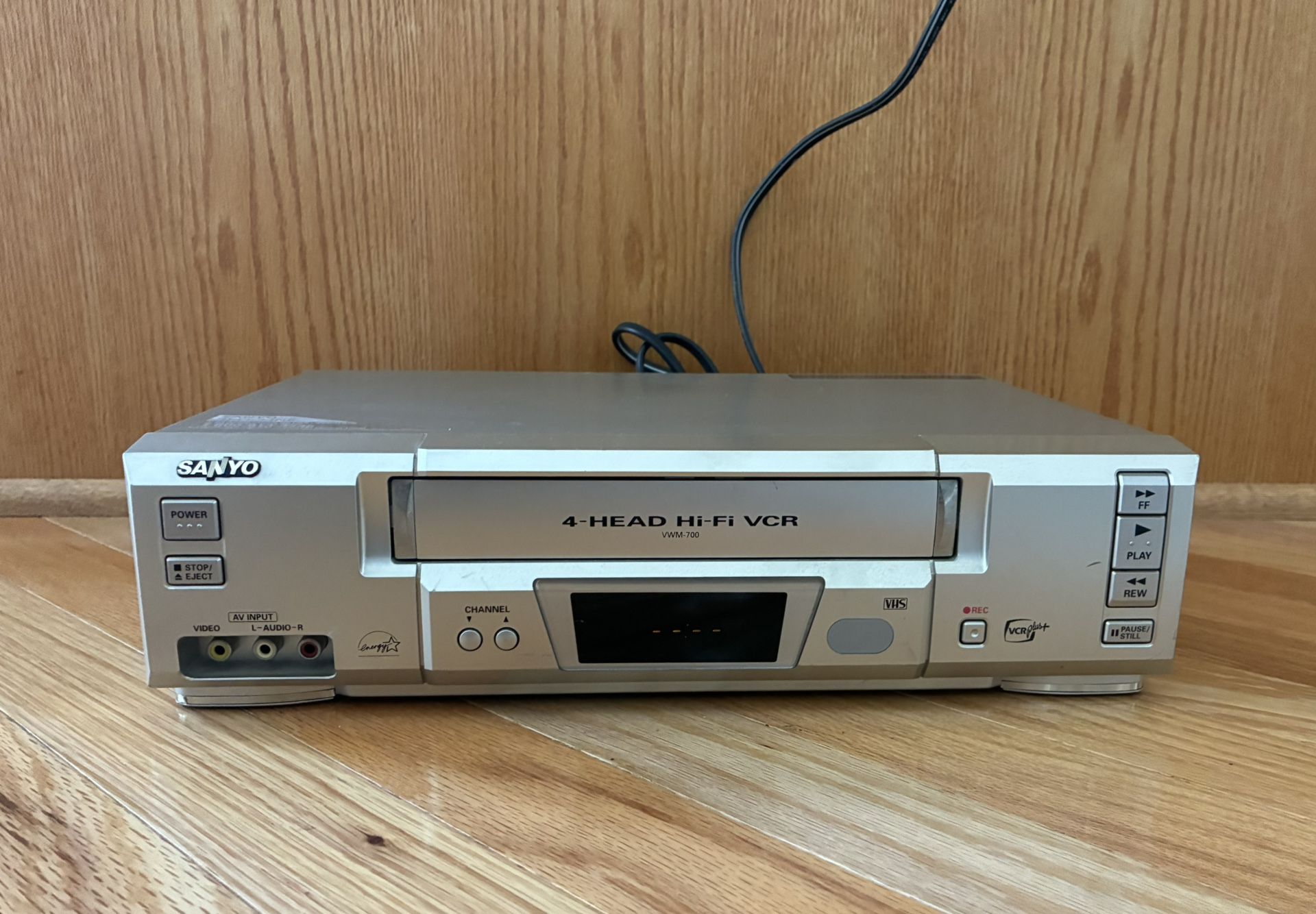 Sanyo VWM 700 VCR Stereo Hi Fi 4 Head VHS Recorder  