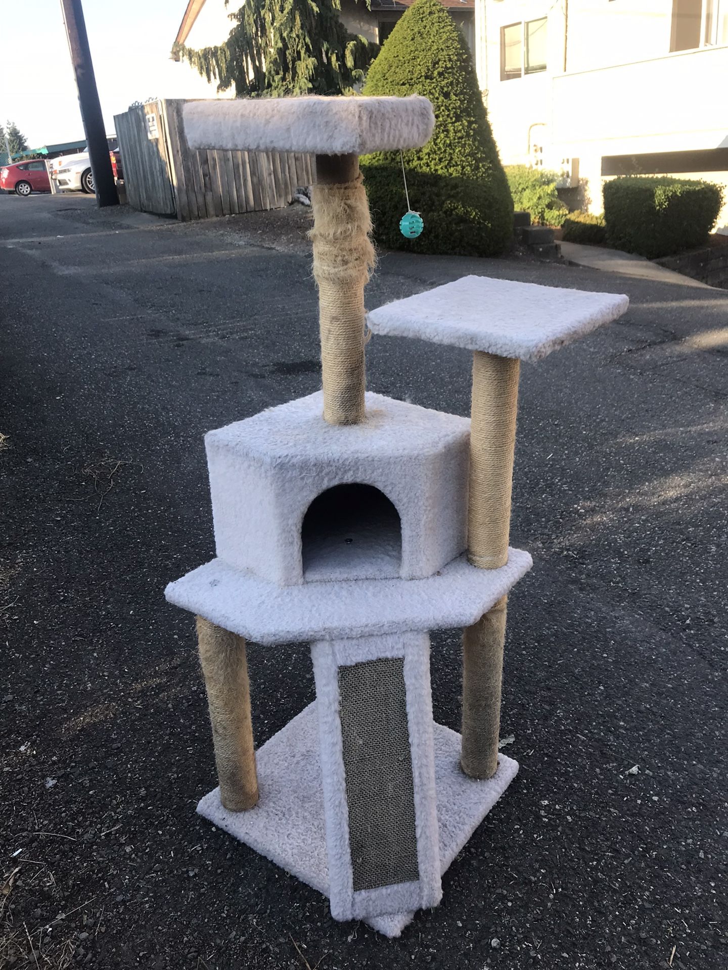 Cat Tower for Sale in Everett, WA OfferUp