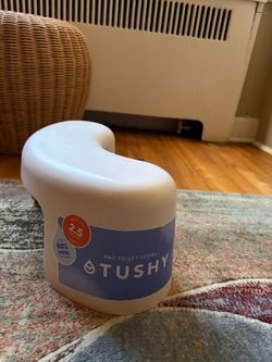 NEW Tushy toilet stool