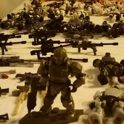 Halo Figurines- Hundreds Of Them! 