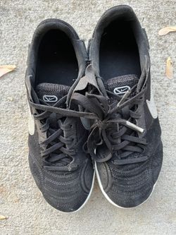 Nike Boys Streetgato Soccer Shoes Size 5.5Y