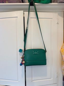Purses, wallets and clutches