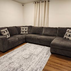 Large L-Shaped Sectional Sofa – Like New – Must Go!