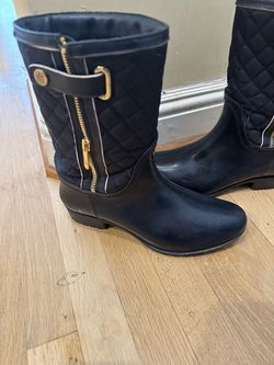 Women rain boots size 9