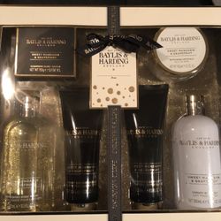 Baylis Harding Gift Set