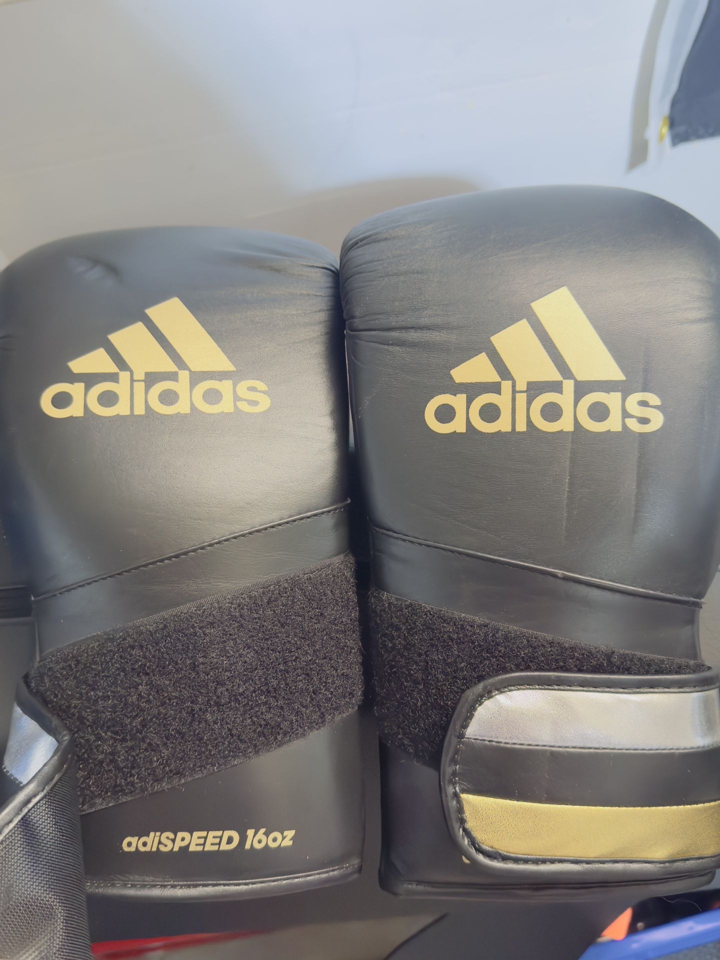 ADIDAS ADI-SPEED 501 PRO BOXING AND KICKBOXING GLOVES 16 Oz