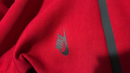 BRAND NEW NIKE TECH