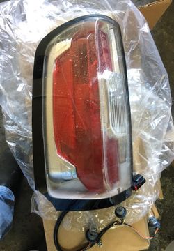 2016 GMC Canyon used taillight driver side