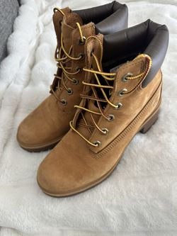 Lady Waterproof Timberland Boots Practically New $30 OBO Size 8