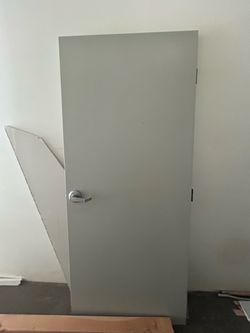 Door w Metal jam and hardware
