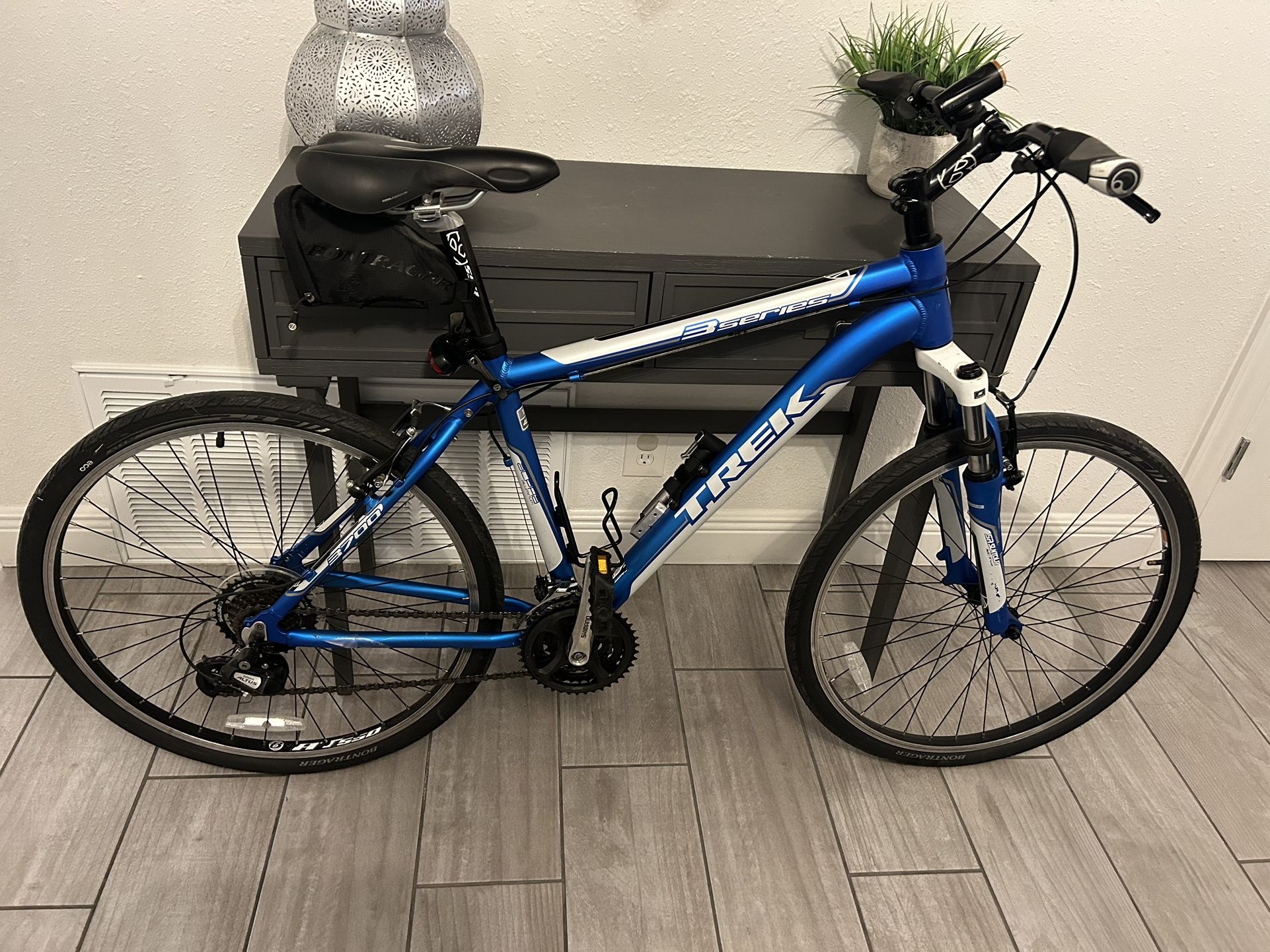 Trek 3 series store blue book
