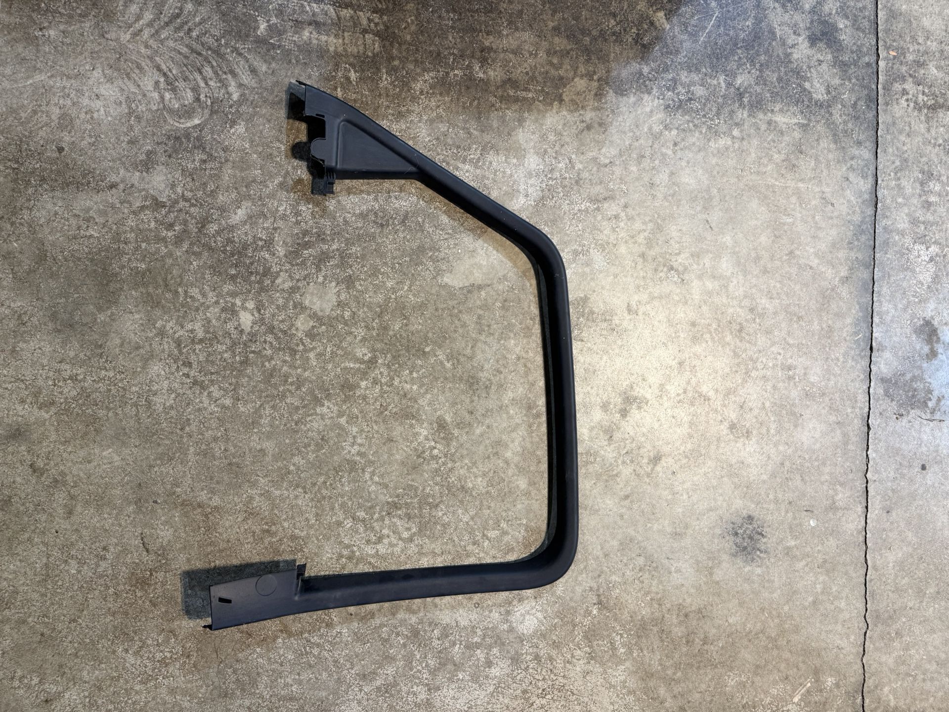 OEM 2015-2018 AUDI Q3 Rear LH Drive Side Door Window Frame Trim Cover