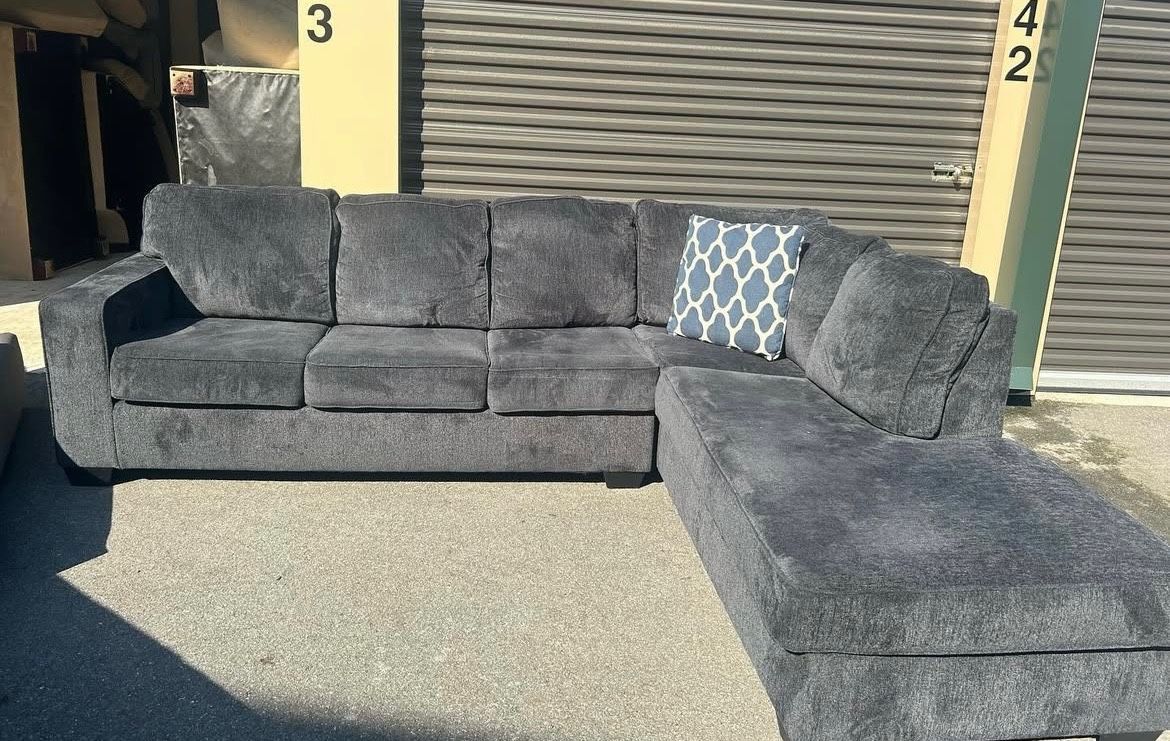 Sectional Couch 