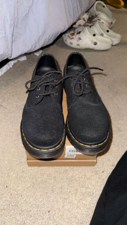 Doc Martín Sparkly Black Oxfords 