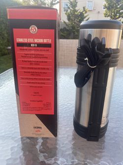 Vintage Easy Flow Thermo Pump thermos w/ box Flower Pattern for Sale in  Plainfield, IL - OfferUp