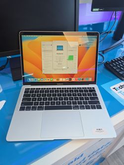 Macbook Air 2018 i5 16 gb RAM 256 gb