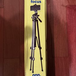 Onn. Focus Tripod With Smartphone Cradle/Go pro