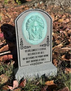 Disney Haunted Mansion Madame Leota Tombstone
