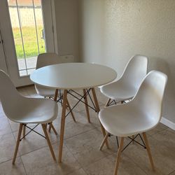 Modern White Round Table 