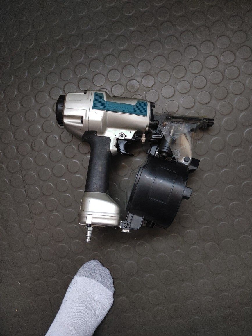 Makita AN611 Siding Coil Nailer 2=1/2In