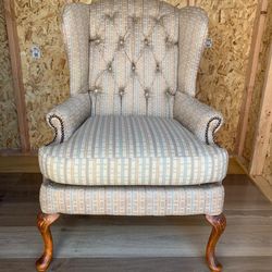 Upholstered Living Room Chair