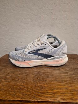 Brooks Adrenaline GTS 24 Athletic Running Shoes 
Women's Size US 9.5 Wide D