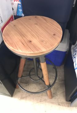 Single barstool
