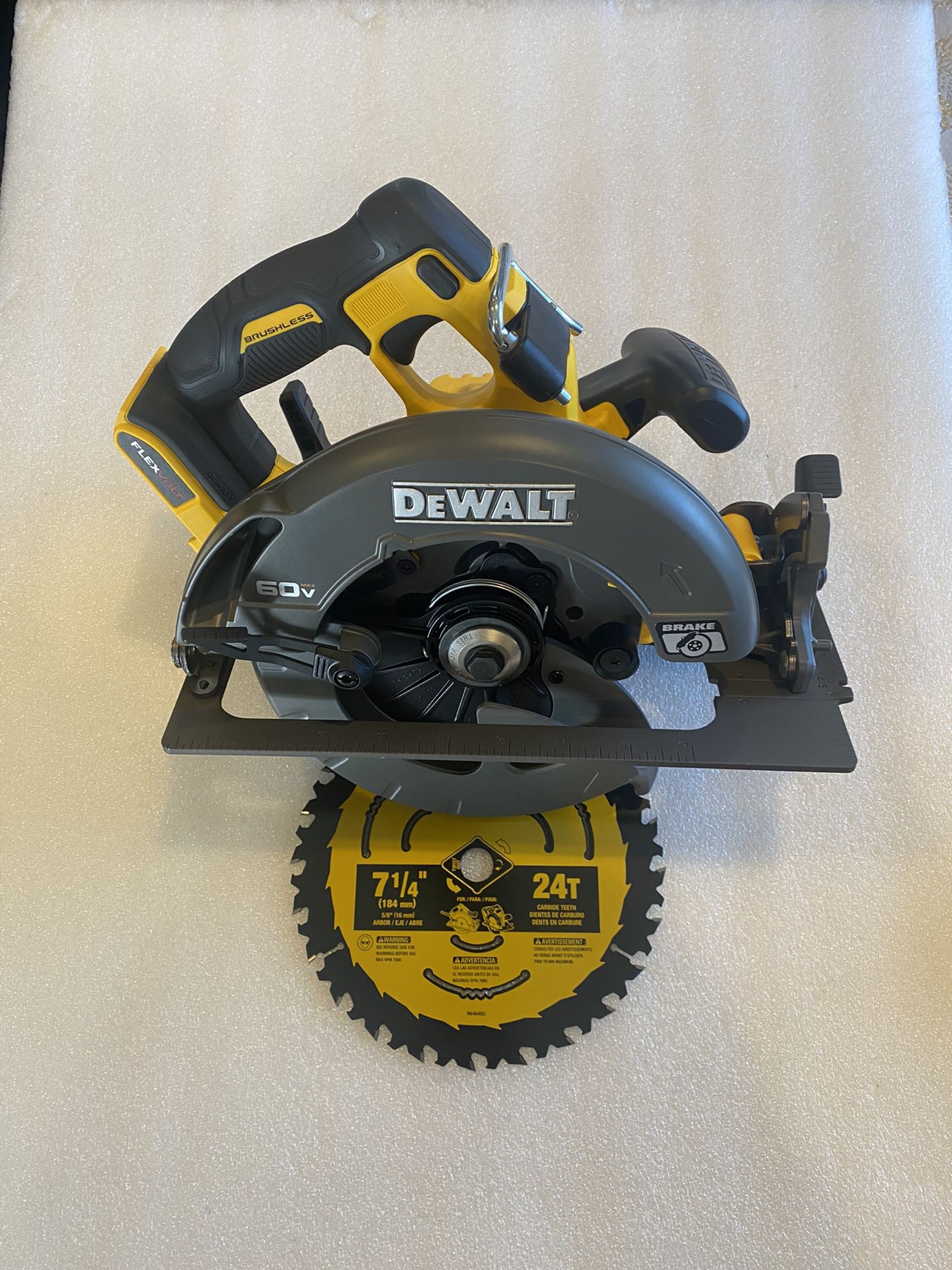 New Dewalt Flexvolt 60v 7-1/4” Circular Saw. TOOL ONLY $130