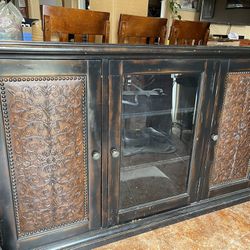 Cabinet Or Entertainment Center 
