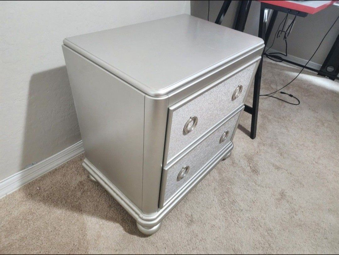 gemma silver dresser Cassie Illuminating Glam Dresser and Mirror, Shimmering Pearl Finish