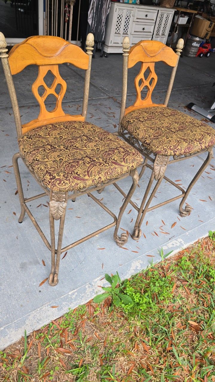 2 Bar Stools