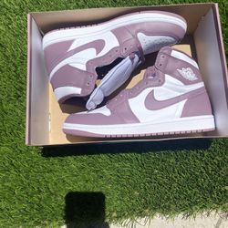 Air Jordan 1 Retro High OG Size 9.5 In Men’s 